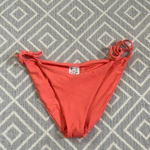 BECCA bikini bottoms. Size L